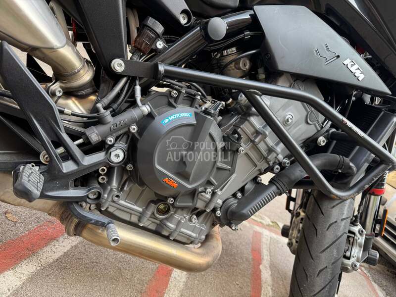 KTM 890 Duke
