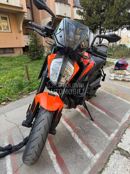 KTM 890 Duke