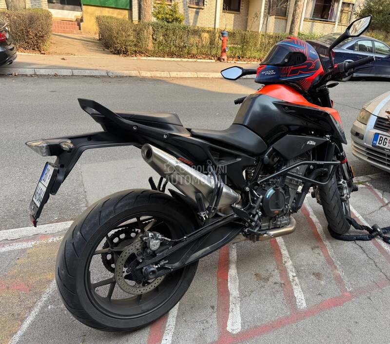 KTM 890 Duke