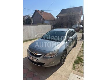 Opel Astra J Sports Tourer AUT