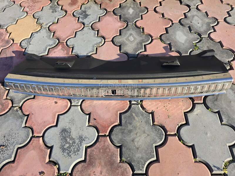 Zadnja daska branika