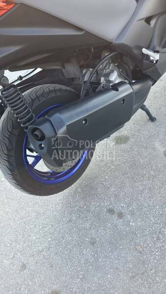 Yamaha x max 300