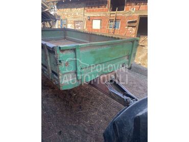 Tehnostroj traktor i prikljuci