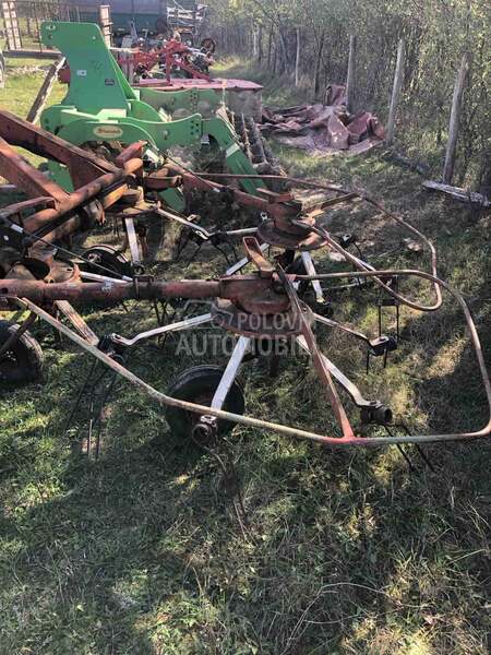 Tehnostroj traktor i prikljuci