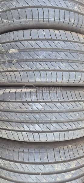 Michelin 215/60 R17 Letnja