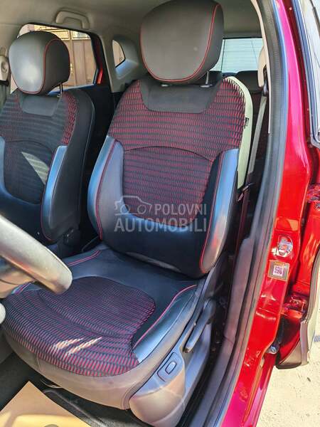 Renault Captur 1.2 HELLY HANSEN AT