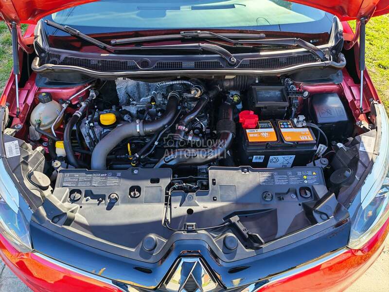 Renault Captur 1.2 HELLY HANSEN AT