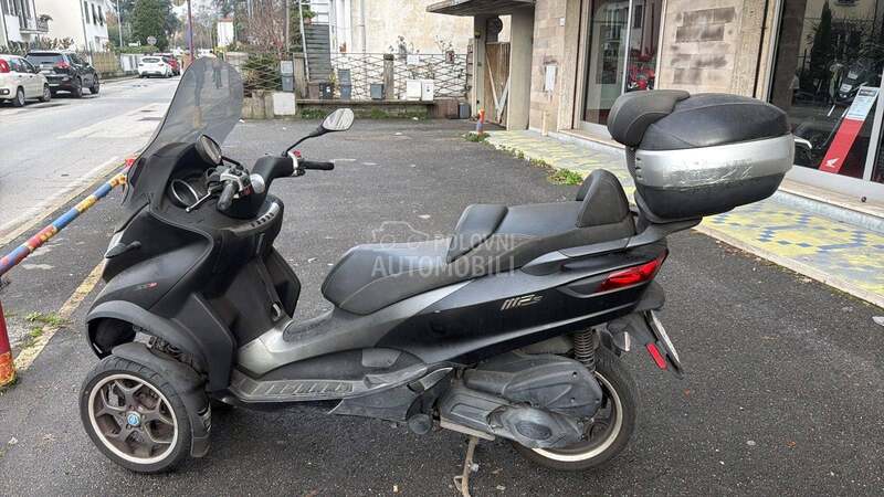 Piaggio MP3 300