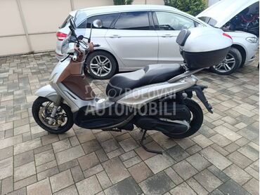 Piaggio Beverly 350