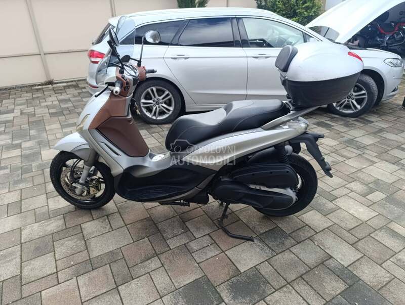 Piaggio Beverly 350
