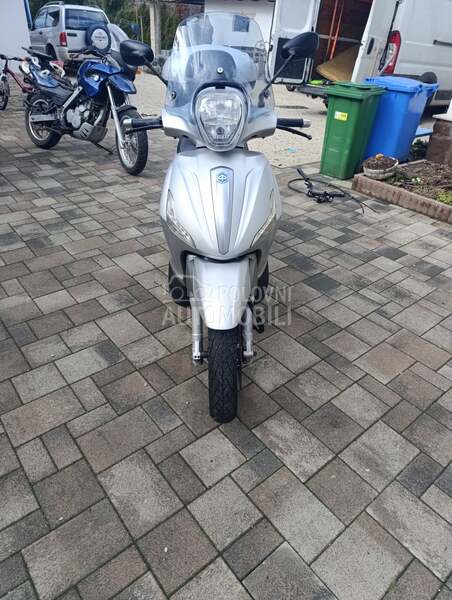 Piaggio Beverly 350