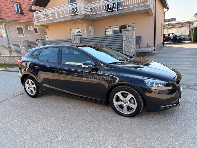 Volvo V40 1.6 D2