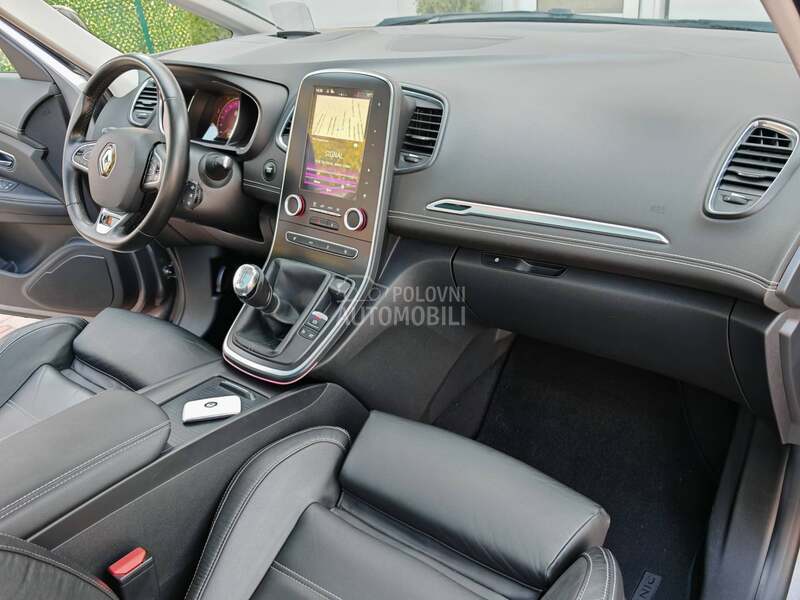 Renault Scenic INITIALE PARIS