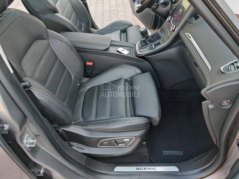 Renault Scenic INITIALE PARIS