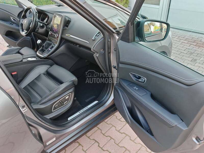 Renault Scenic INITIALE PARIS