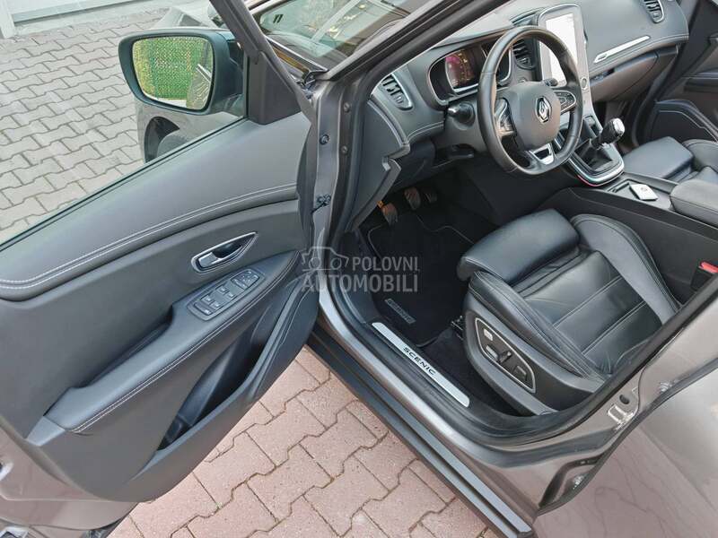 Renault Scenic INITIALE PARIS