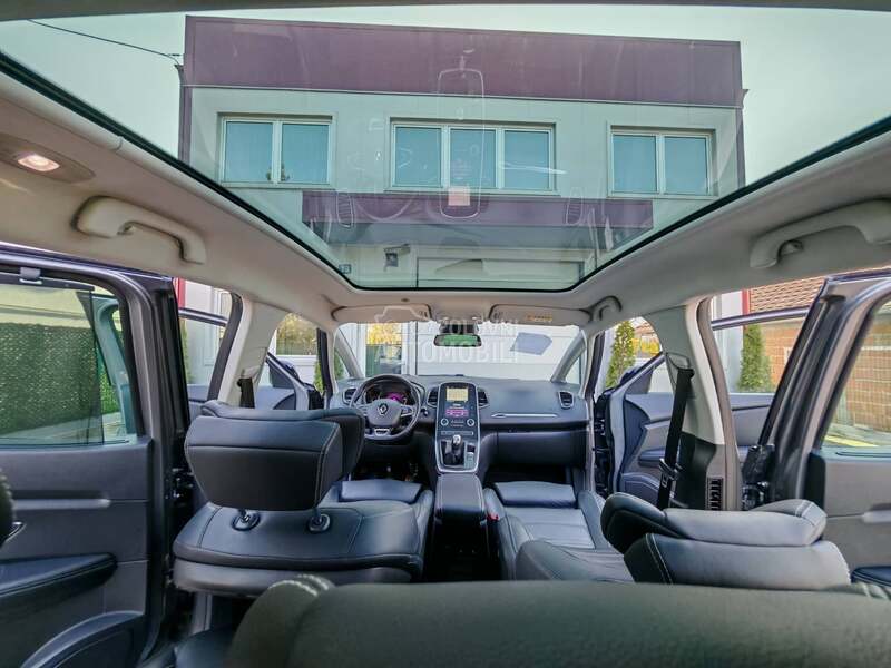 Renault Scenic INITIALE PARIS