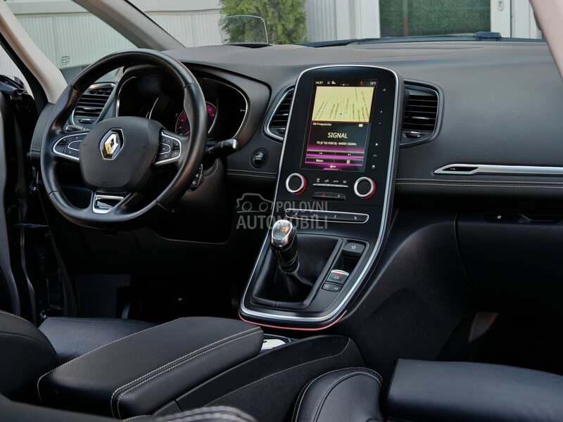 Renault Scenic INITIALE PARIS