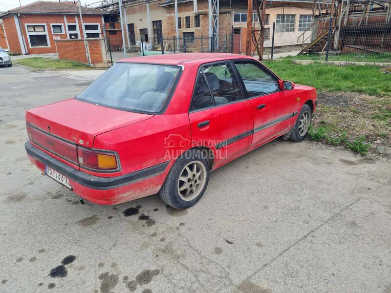 Mazda 323 