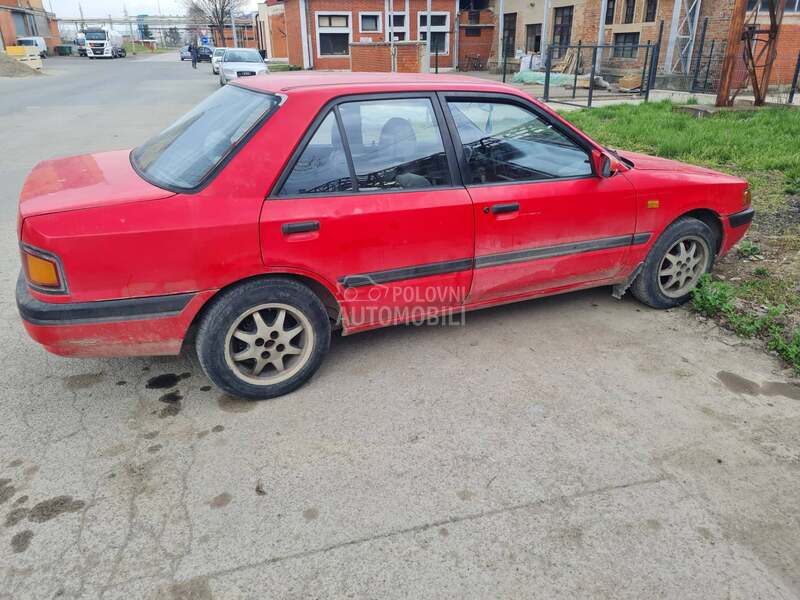 Mazda 323 