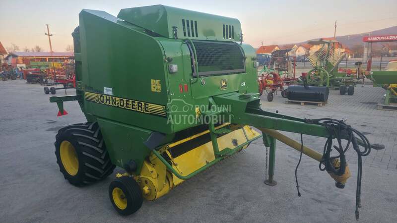 John Deere 575