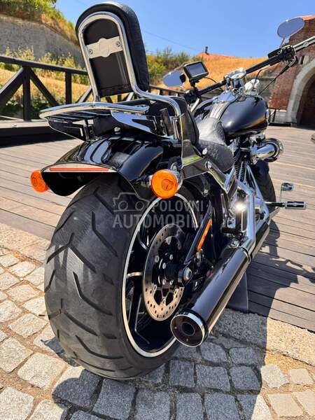 Harley Davidson Breakout