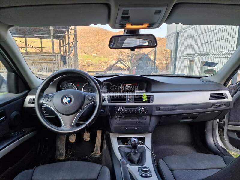 BMW 318 e91