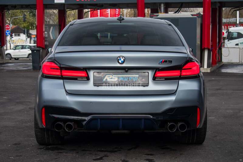 BMW M5 