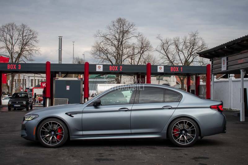 BMW M5 