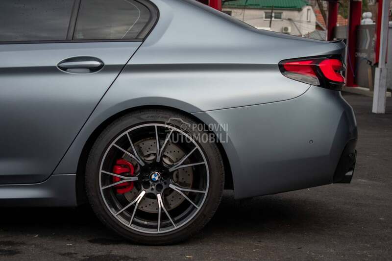 BMW M5 