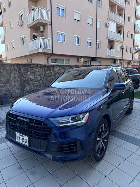 Audi Q7 