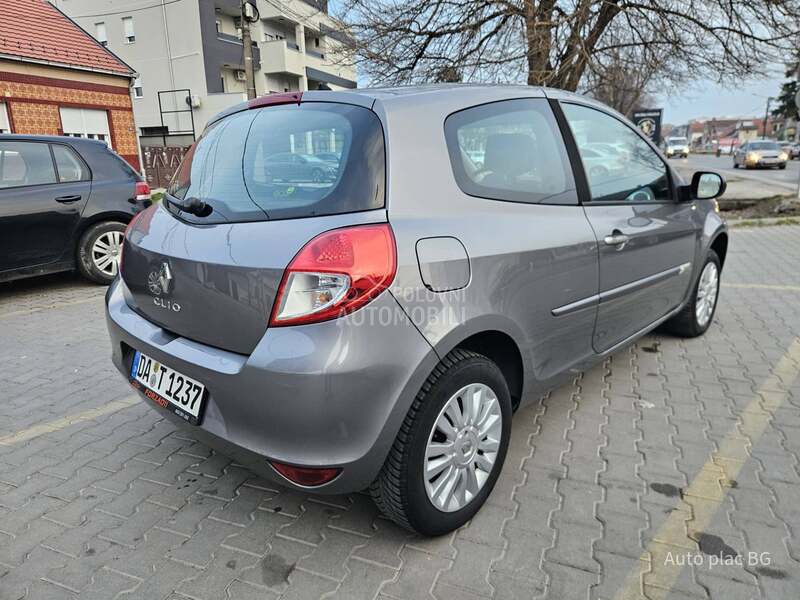 Renault Clio 1.2 16v EXPRESSION