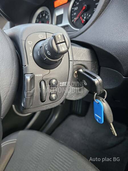 Renault Clio 1.2 16v EXPRESSION