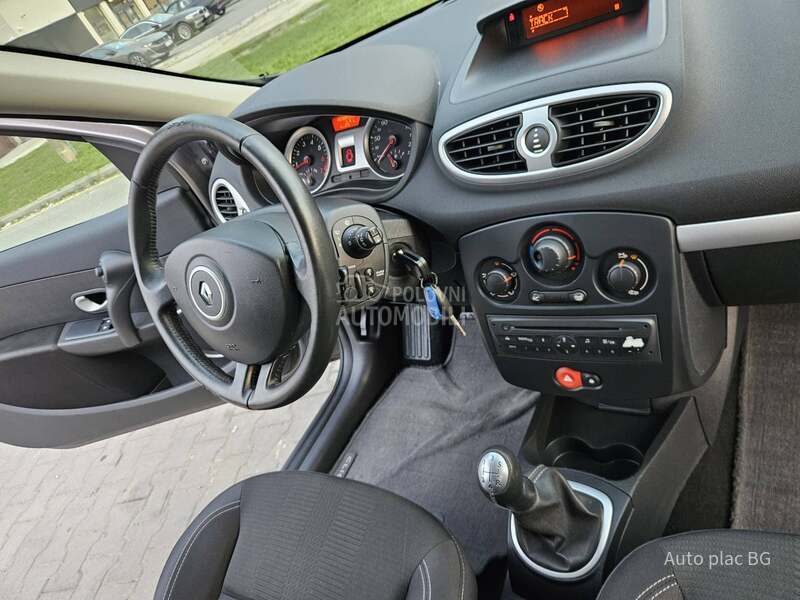 Renault Clio 1.2 16v EXPRESSION