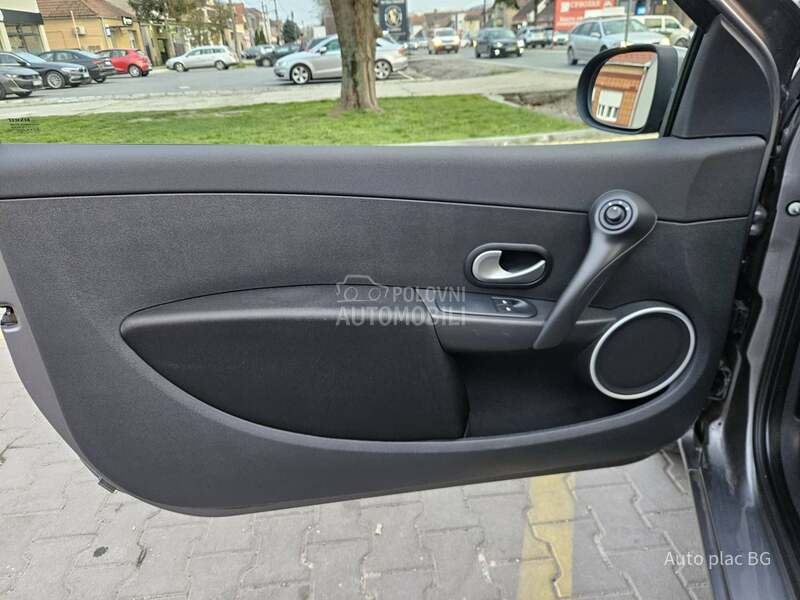 Renault Clio 1.2 16v EXPRESSION