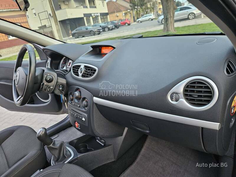 Renault Clio 1.2 16v EXPRESSION