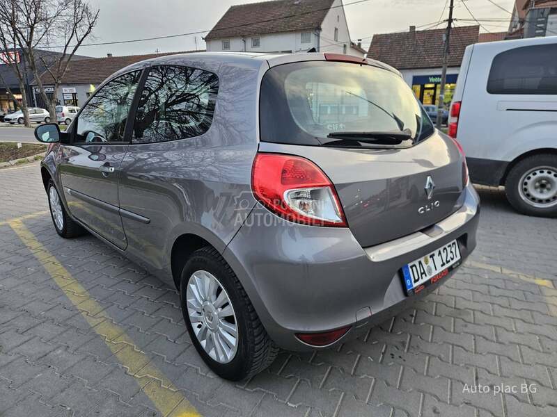 Renault Clio 1.2 16v EXPRESSION