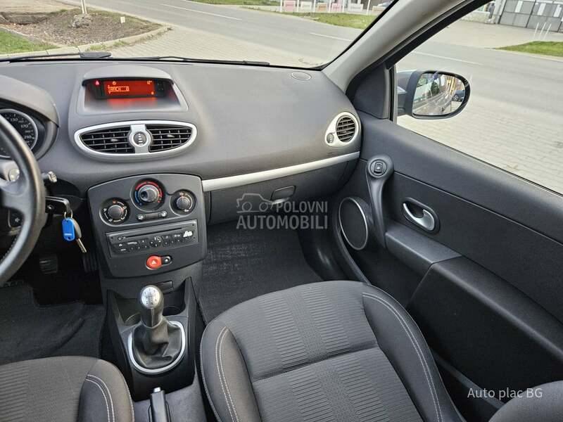 Renault Clio 1.2 16v EXPRESSION