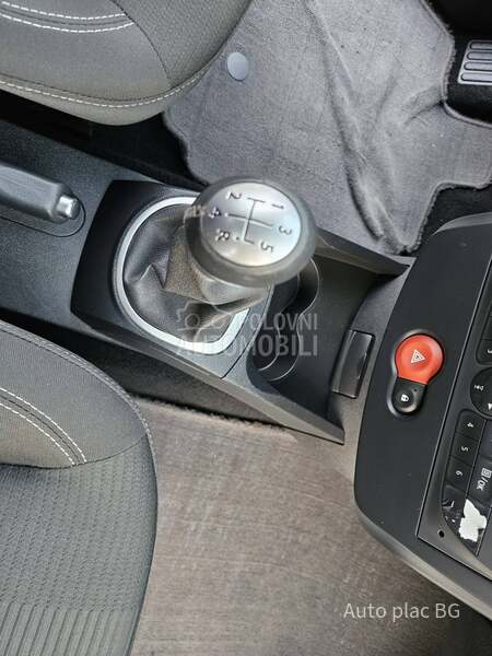 Renault Clio 1.2 16v EXPRESSION