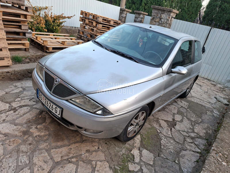 Lancia Ypsilon 