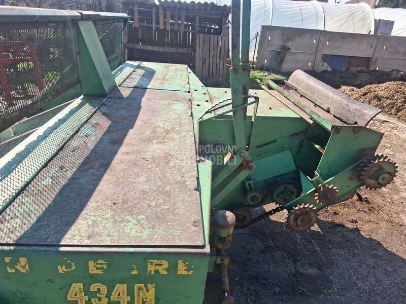 John Deere 434N