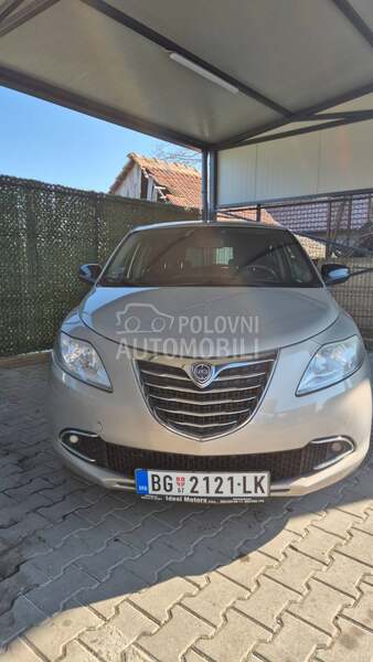 Lancia Ypsilon 