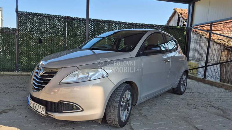 Lancia Ypsilon 