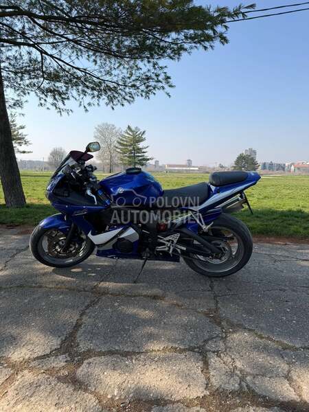Yamaha R6
