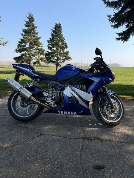Yamaha R6