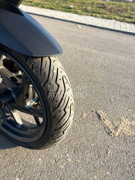 Yamaha xmax 250 momo design