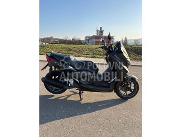 Yamaha xmax 250 momo design