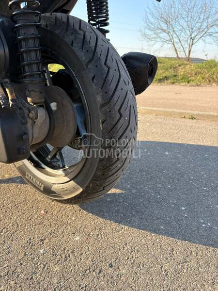 Yamaha xmax 250 momo design