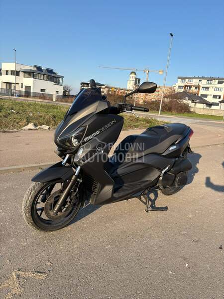 Yamaha xmax 250 momo design