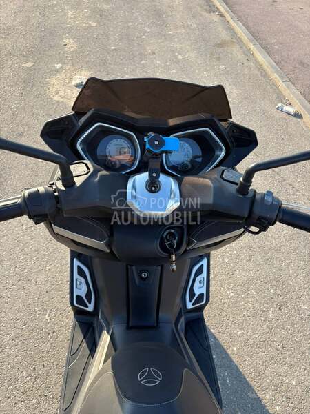 Yamaha xmax 250 momo design